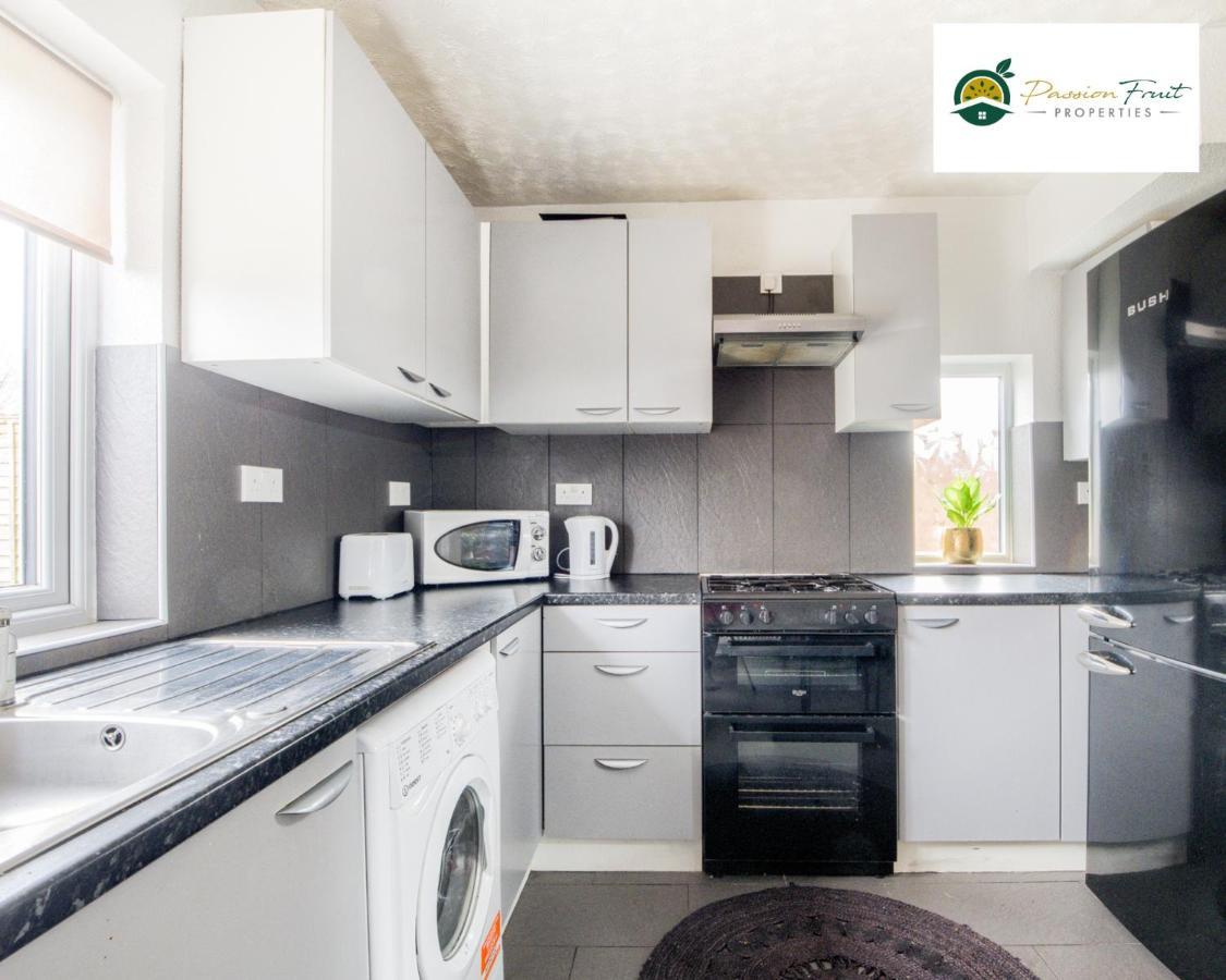 3 Bedroom House With 5 Beds House By Passionfruit Properties Near Coventry City Centre - Bcc Exterior photo