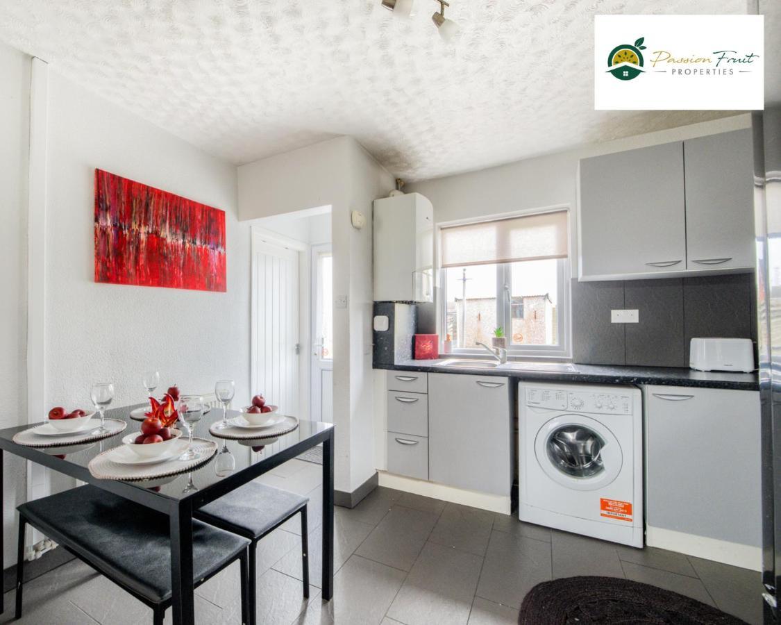 3 Bedroom House With 5 Beds House By Passionfruit Properties Near Coventry City Centre - Bcc Exterior photo